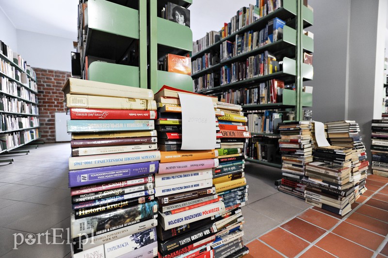 Magazyn jest passé, teraz książki będą na półkach zdjęcie nr 158513