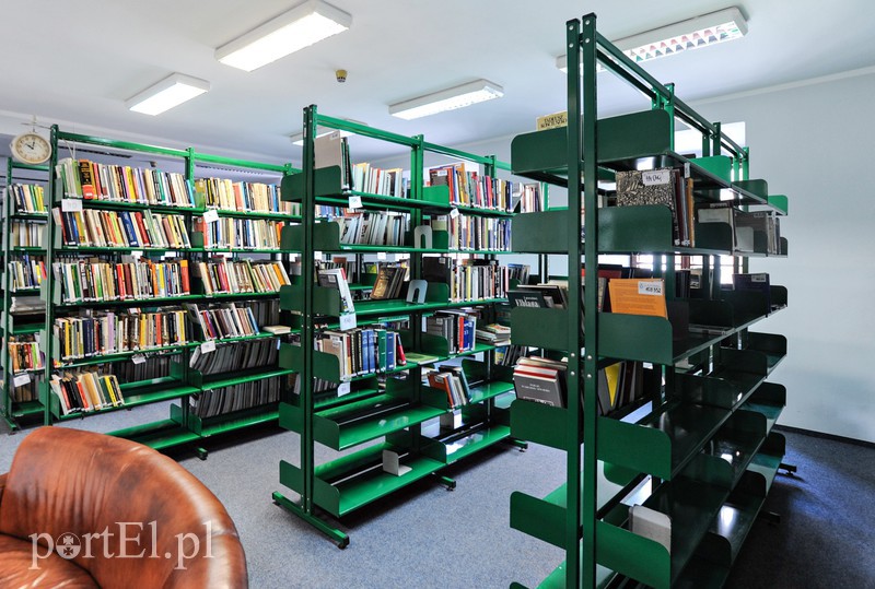 Magazyn jest passé, teraz książki będą na półkach zdjęcie nr 158508