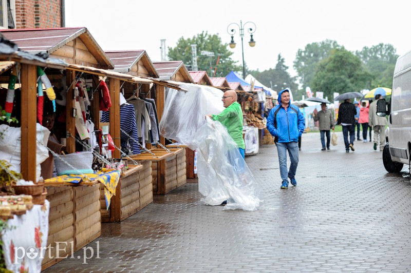 Chleb smakuje nawet w deszczu zdjęcie nr 159110