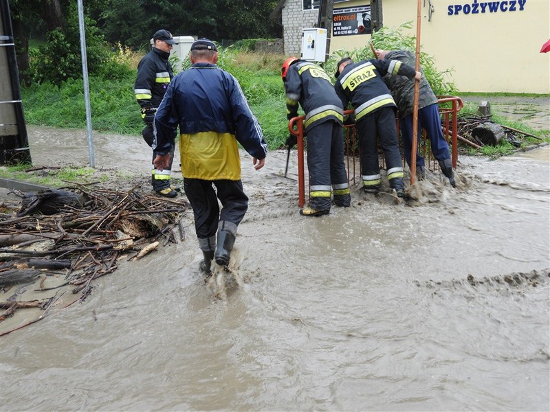 Strumyk w Suchaczu znów się dał we znaki zdjęcie nr 159330