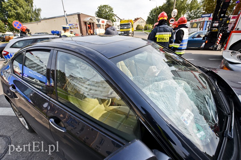 Zderzenie bmw i mazdy ul. Malborskiej zdjęcie nr 159883