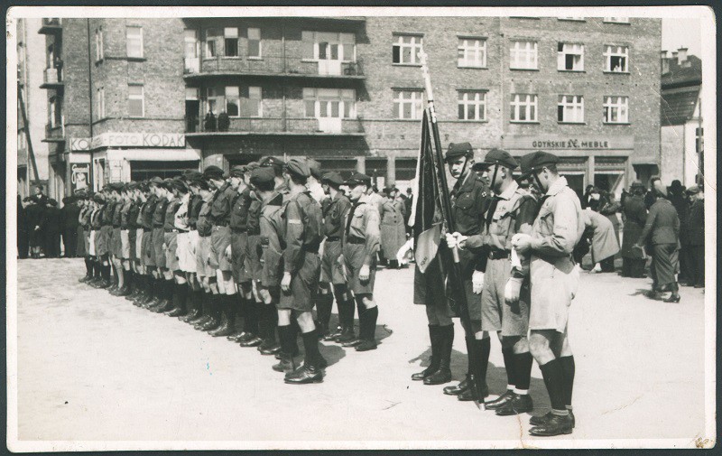 Felicjan Łada ze swoją drużyną harcerską, Gdynia 1936 r.