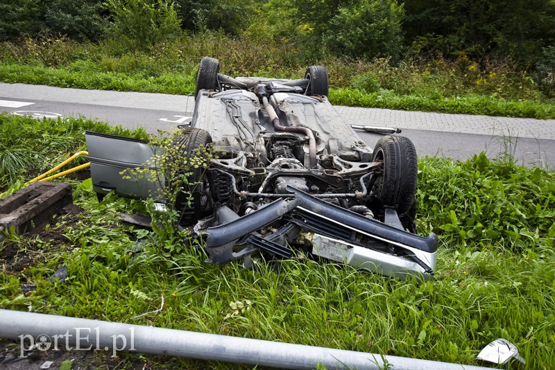 Dachował mercedesem na Fromborskiej zdjęcie nr 160348