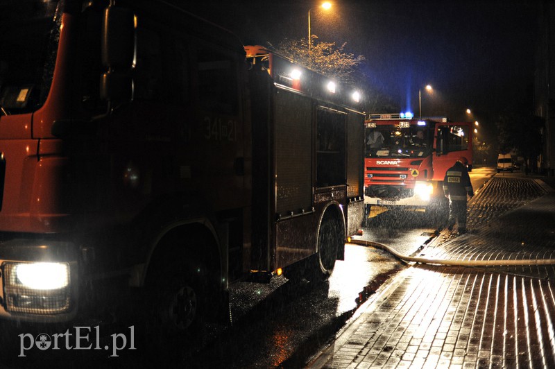 Pożar Volvo na Traugutta zdjęcie nr 160640