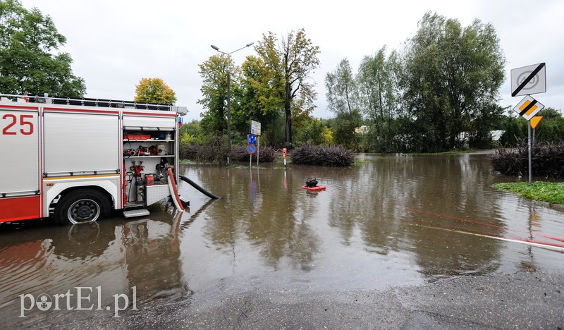 Elbląg i region walczy z ulewą. Najgorzej jest na Związku Jaszczurczego zdjęcie nr 160804