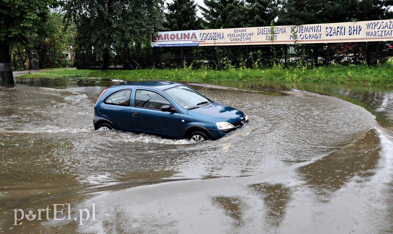 Elbląg i region walczy z ulewą. Najgorzej jest na Związku Jaszczurczego zdjęcie nr 160809