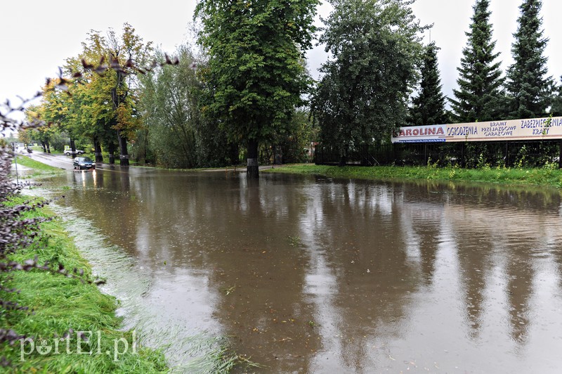 Elbląg i region walczy z ulewą. Najgorzej jest na Związku Jaszczurczego zdjęcie nr 160808