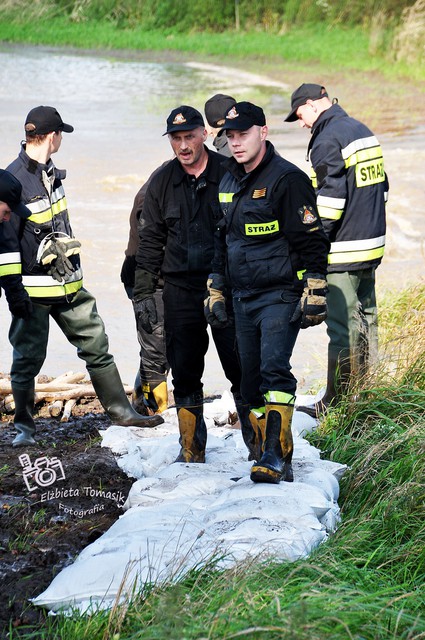 Ratowali Rzeczną przed zalaniem zdjęcie nr 161017