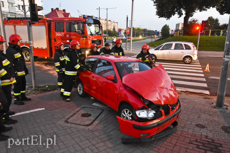 Zderzenie seata z ambulansem zdjęcie nr 161293