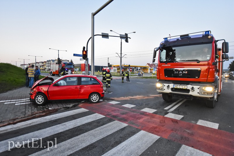 Zderzenie seata z ambulansem zdjęcie nr 161272