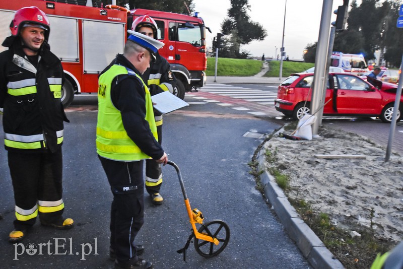 Zderzenie seata z ambulansem zdjęcie nr 161290