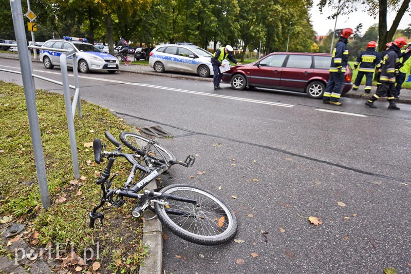 Wypadek na Mickiewicza. Rowerzysta w ciężkim stanie zdjęcie nr 162118