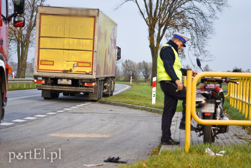 Zderzenie ciężarówki z motorowerem zdjęcie nr 162854