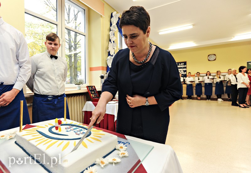 Szkoła na "szóstkę" ma urodziny zdjęcie nr 163105