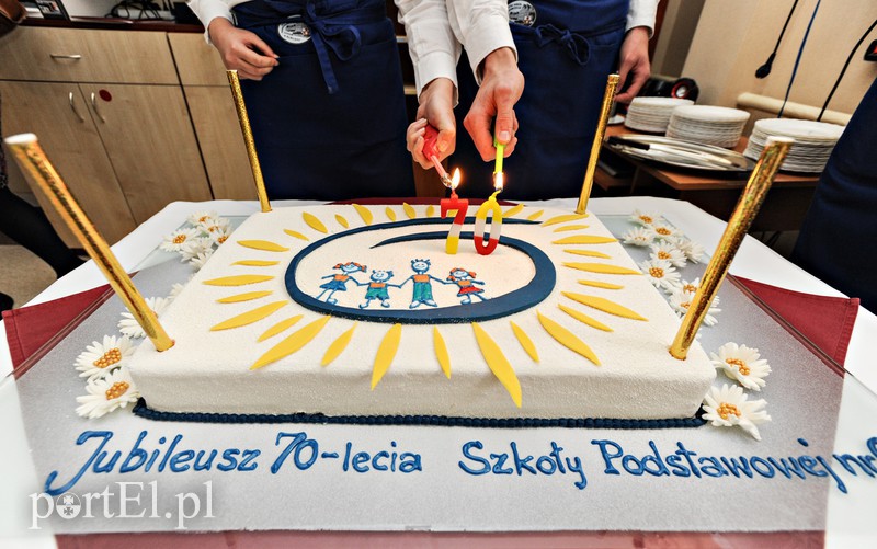 Szkoła na "szóstkę" ma urodziny zdjęcie nr 163103