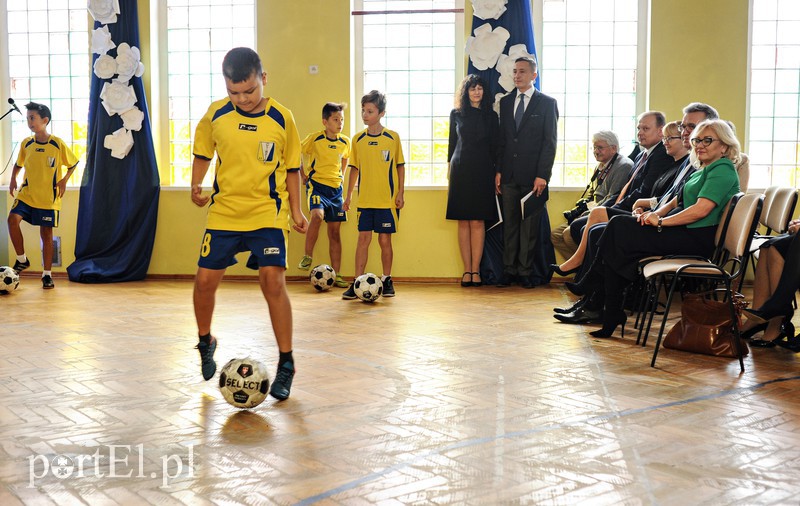 Szkoła na "szóstkę" ma urodziny zdjęcie nr 163097