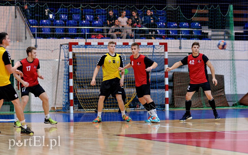 Inauguracyjne zwycięstwo na własnym parkiecie juniorów Truso zdjęcie nr 163298