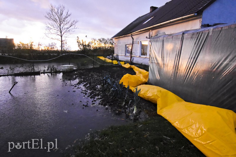 Przybywa wody w Kumieli i rzece Elbląg (aktualizacja) zdjęcie nr 163580