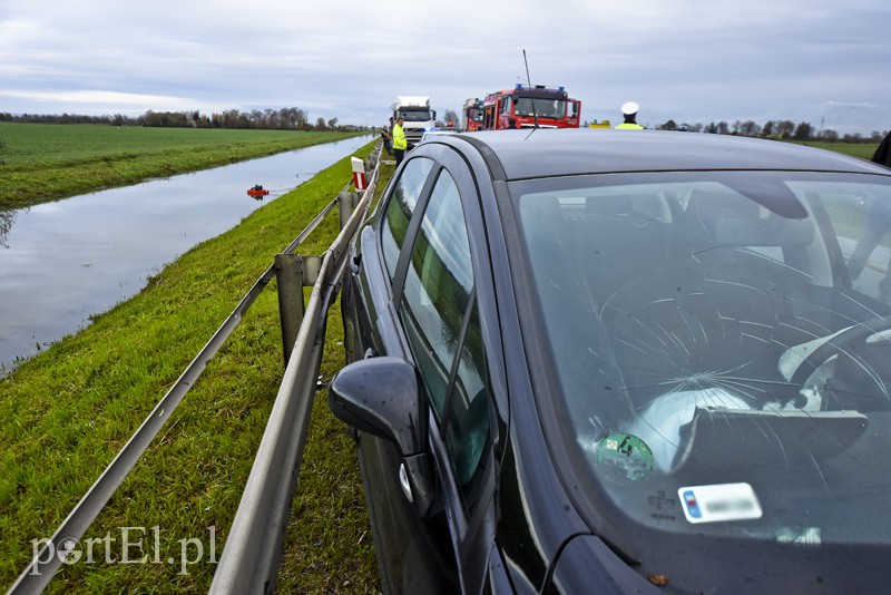 Wypadek koło Fiszewa, auto w płomieniach zdjęcie nr 164026