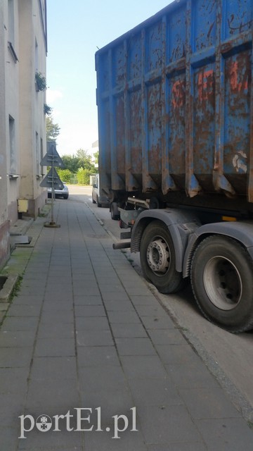 Mieszkają na budowie i mają tego dość zdjęcie nr 164092