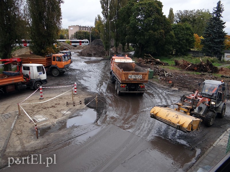 Mieszkają na budowie i mają tego dość zdjęcie nr 164102
