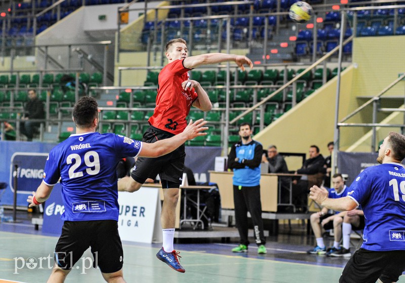 Wybrzeże gromi Meblarzy zdjęcie nr 165120