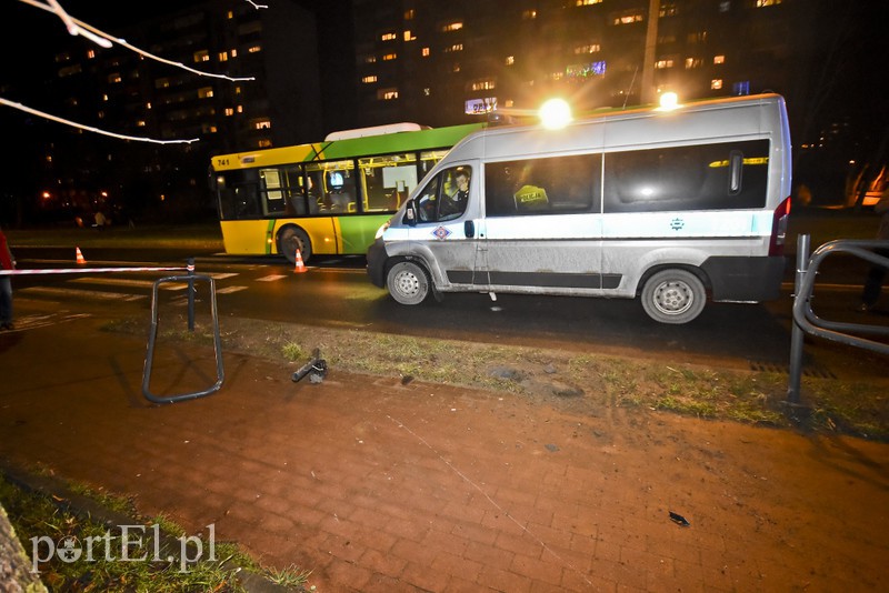 Potrącenie na al. Odrodzenia, 76-letnia kobieta w szpitalu zdjęcie nr 166325