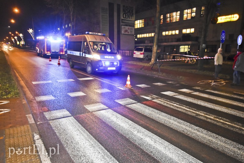 Potrącenie na al. Odrodzenia, 76-letnia kobieta w szpitalu zdjęcie nr 166331