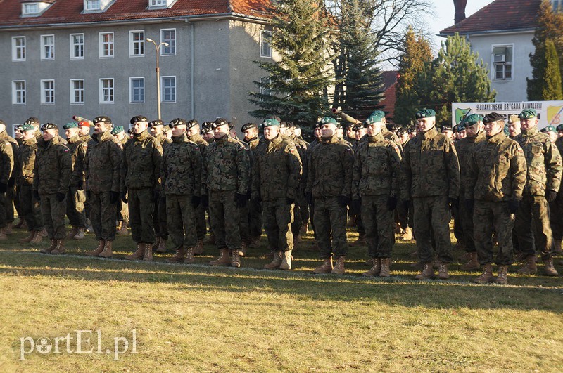 Żołnierze przyjechali z misji zdjęcie nr 166365