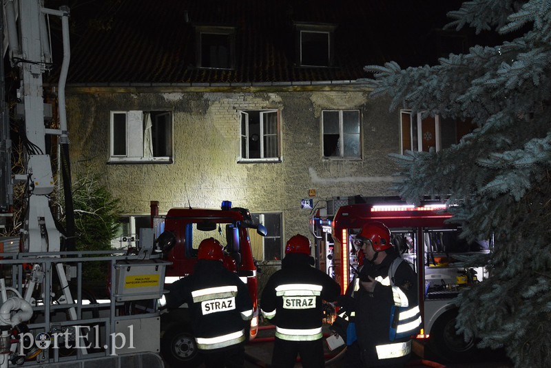 Pożar na Kasprzaka, w mieszkaniu odkryto zwłoki zdjęcie nr 166915