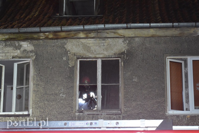 Pożar na Kasprzaka, w mieszkaniu odkryto zwłoki zdjęcie nr 166914