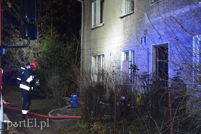 Pożar na Kasprzaka, w mieszkaniu odkryto zwłoki zdjęcie nr 166912