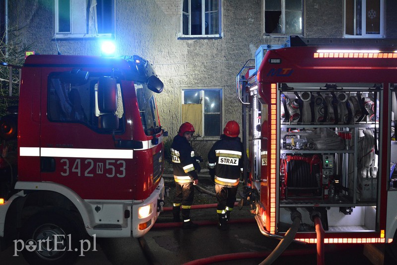 Pożar na Kasprzaka, w mieszkaniu odkryto zwłoki zdjęcie nr 166917