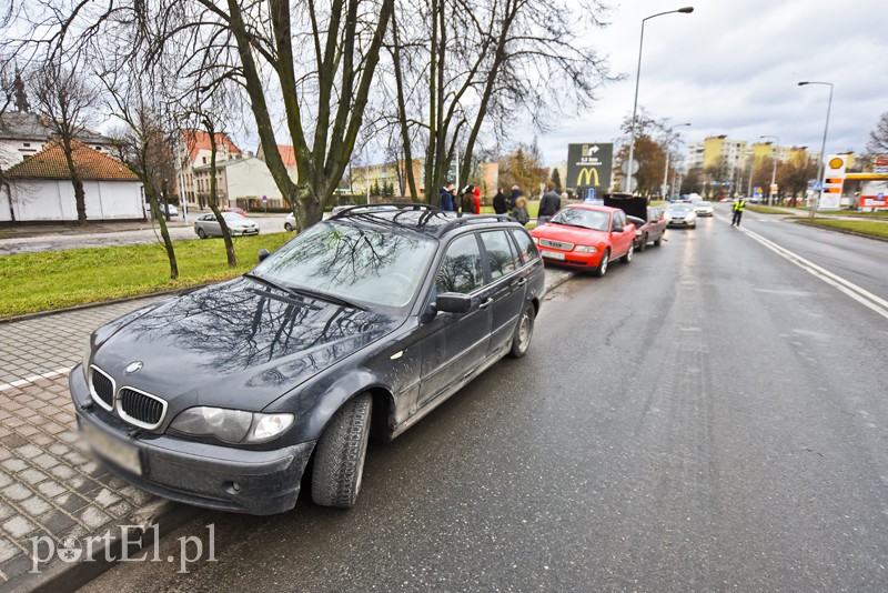Cztery auta zderzyły się na al. Kardynała Wyszyńskiego zdjęcie nr 167016