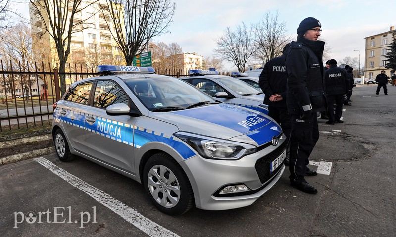 Dziś kluczyki do radiowozów, a za dwa lata klucze do drzwi nowej komendy zdjęcie nr 167939