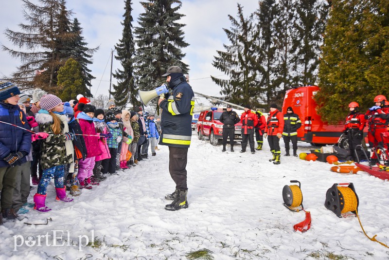 Co zrobić, gdy pod kimś załamie się lód? zdjęcie nr 168855
