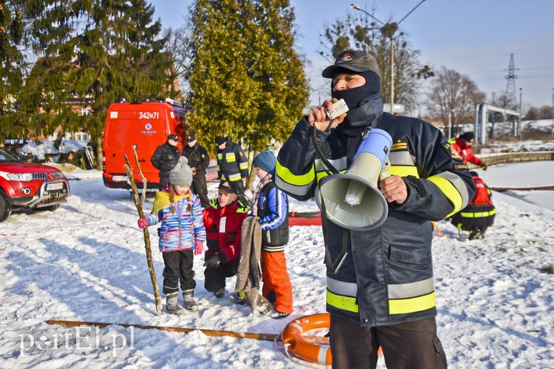 Co zrobić, gdy pod kimś załamie się lód? zdjęcie nr 168890