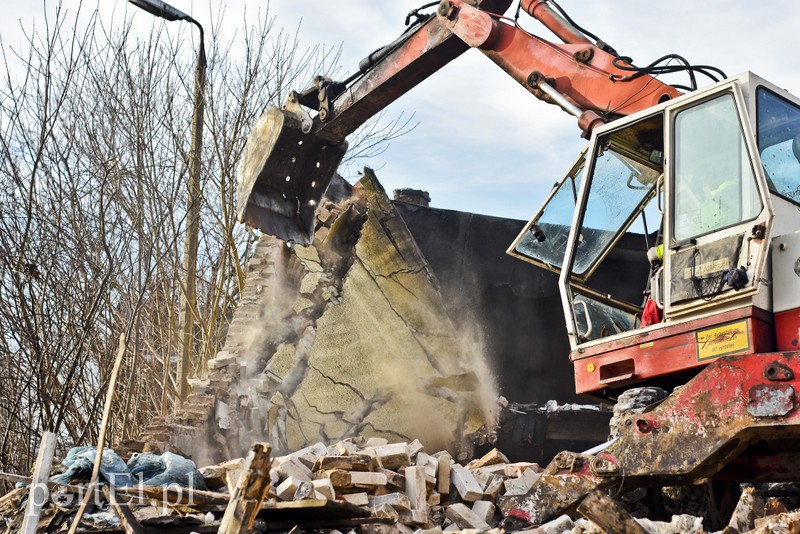 Wyburzają kolejny budynek zdjęcie nr 169218