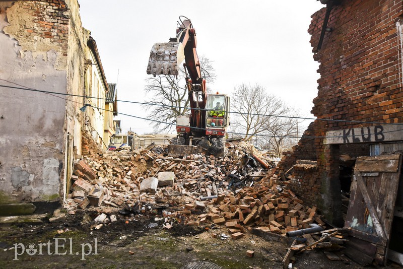 Wyburzają kolejny budynek zdjęcie nr 169210