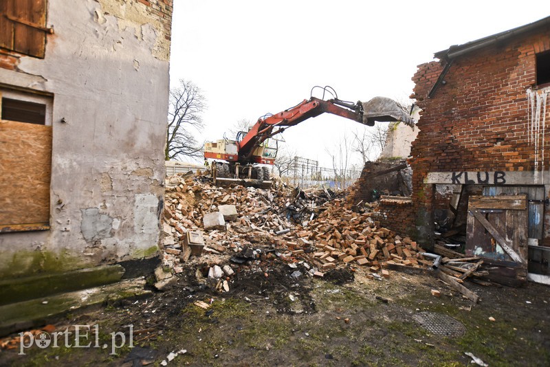 Wyburzają kolejny budynek zdjęcie nr 169209