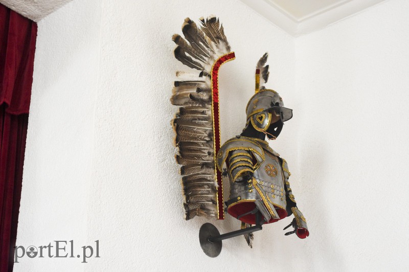 Co się dzieje przed klubem wojskowym przy ul. Królewieckiej? zdjęcie nr 169962