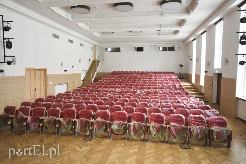 Co się dzieje przed klubem wojskowym przy ul. Królewieckiej? zdjęcie nr 169961