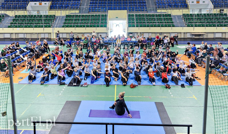 Tak seniorzy ćwiczą jogę zdjęcie nr 170409