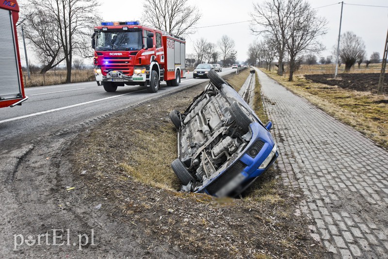 Dachowanie na DK-7, kierowca bez prawa jazdy zdjęcie nr 171317