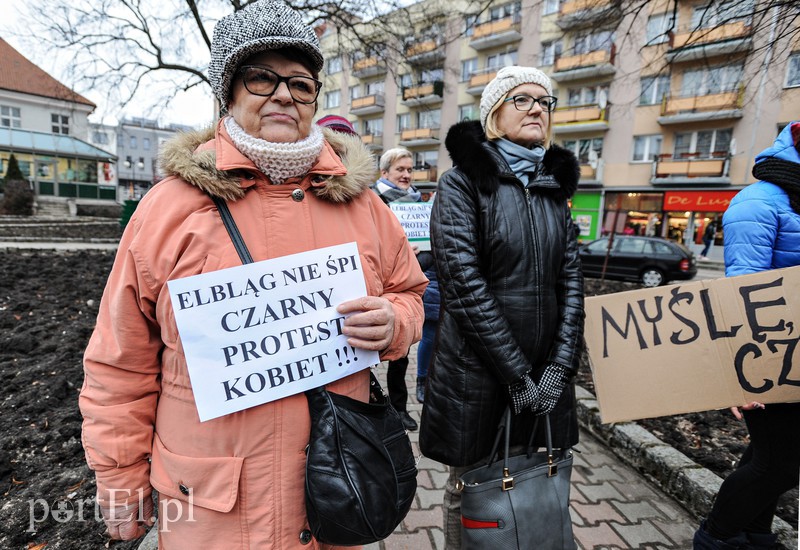 Czarny protest ponownie w Elblągu zdjęcie nr 171927