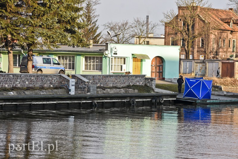 Zwłoki w rzece Elbląg zdjęcie nr 172314