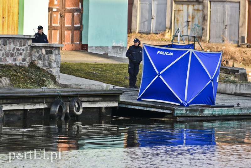 Zwłoki w rzece Elbląg zdjęcie nr 172315