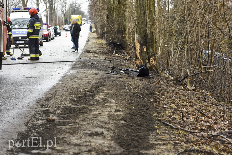 Audi po wypadku rozpadło się na pół zdjęcie nr 172637