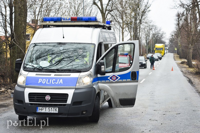 Audi po wypadku rozpadło się na pół zdjęcie nr 172638