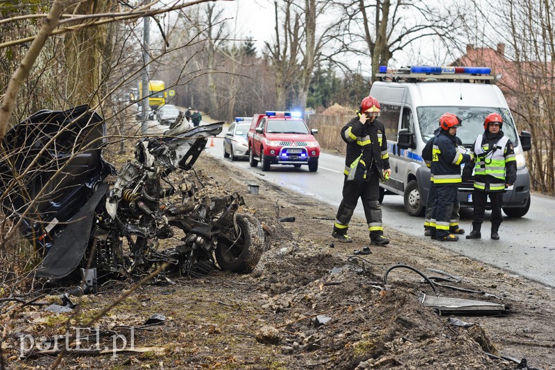 Audi po wypadku rozpadło się na pół zdjęcie nr 172626